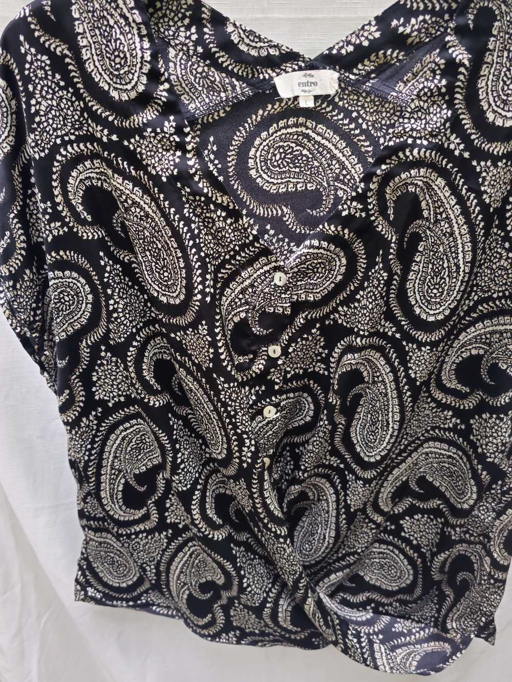 Entro Black and Cream Paisley Button-Front Women's Top